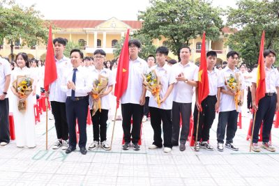 Rộn ràng lễ khai giảng năm học 2026 – 2027 cùng thầy và trò Trường THPT A Phủ Lý